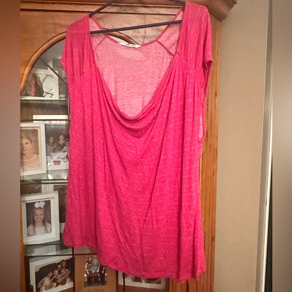 XXL Pink Women's Top. (Add a cami w/off the shoulder look!) MUST BE BUNDLED